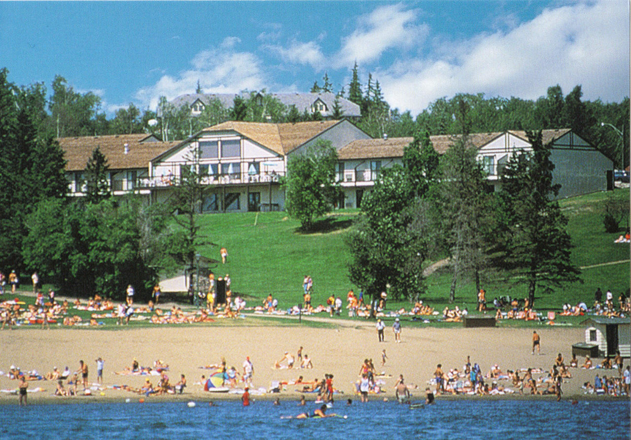 Kenosee Inn & Cabins Kenosee Park Exterior photo