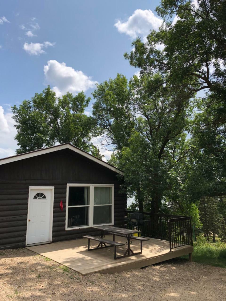 Kenosee Inn & Cabins Kenosee Park Exterior photo