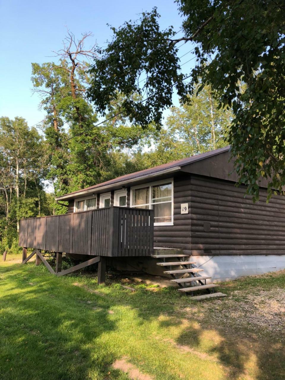 Kenosee Inn & Cabins Kenosee Park Exterior photo