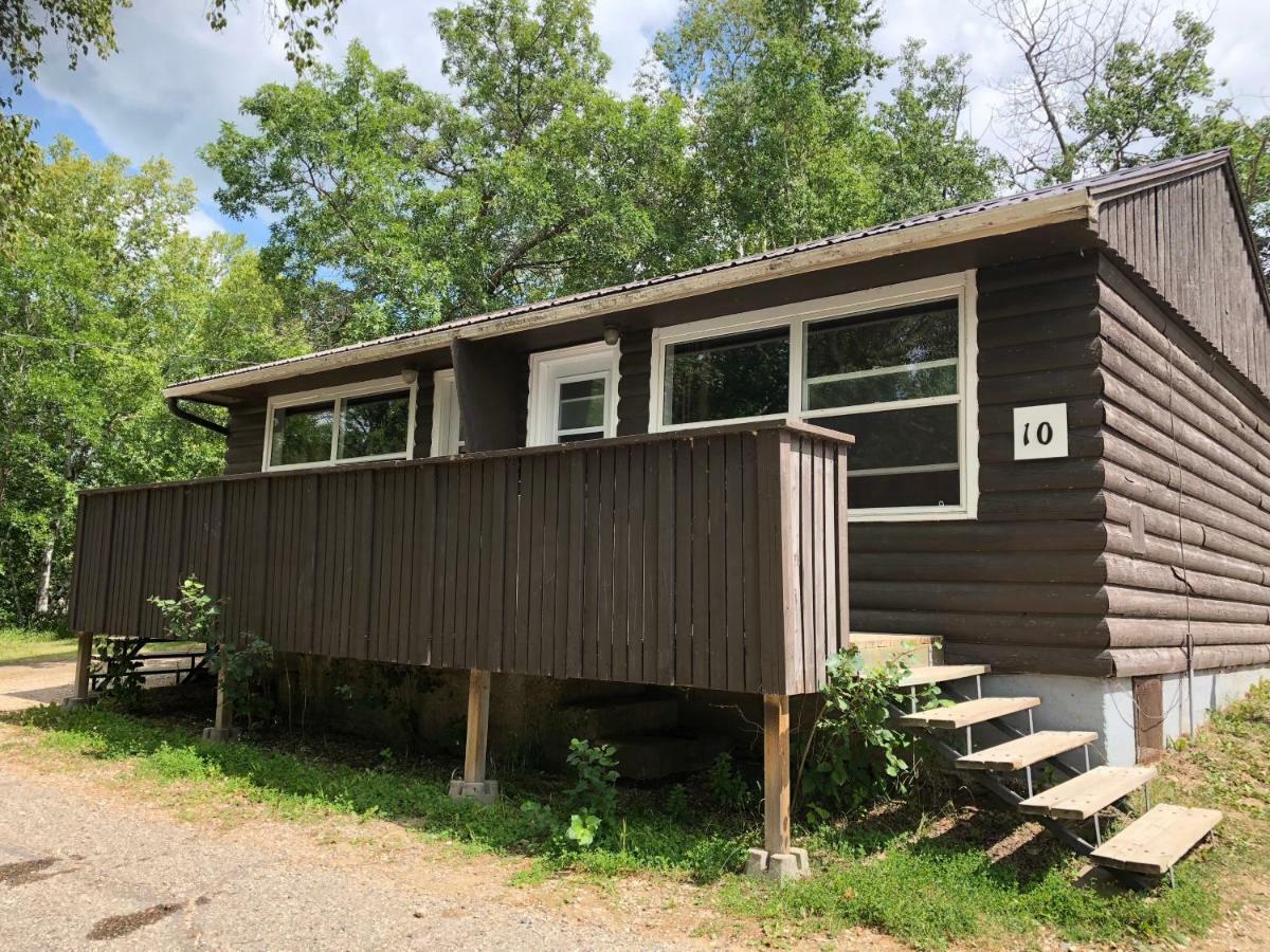 Kenosee Inn & Cabins Kenosee Park Exterior photo