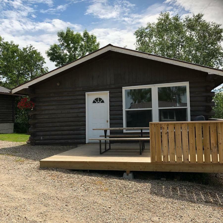 Kenosee Inn & Cabins Kenosee Park Exterior photo